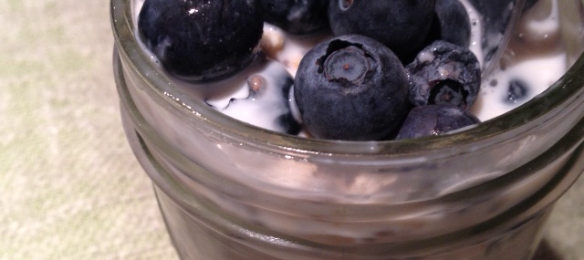 Easy Blueberry Overnight Oatmeal