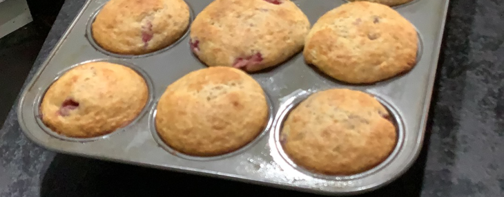 Mom’s Strawberry Muffins